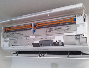 お掃除機能付きエアコン